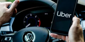 Cum poți câștiga cu mașina personală - Uber vs. Bolt